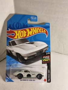 Hot Wheels HW Race Day 2021 - '64 CORVETTE STING RAY - 10/250 - 2/10 - GTB88 - Foto 1 di 12