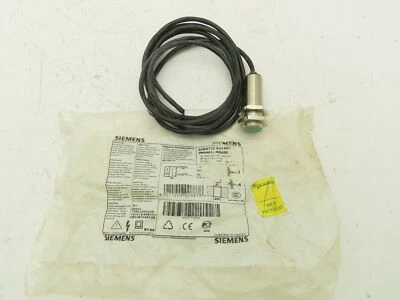 Siemens 3RG4013-0KB00 Cylindrical Inductive Sensor 4.5-5.5mm Range - Image 1 of 4