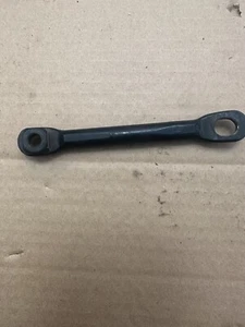88-91 CORVETTE C4 POWER STEERING PUMP REAR BRACE 10105222 - Picture 1 of 2