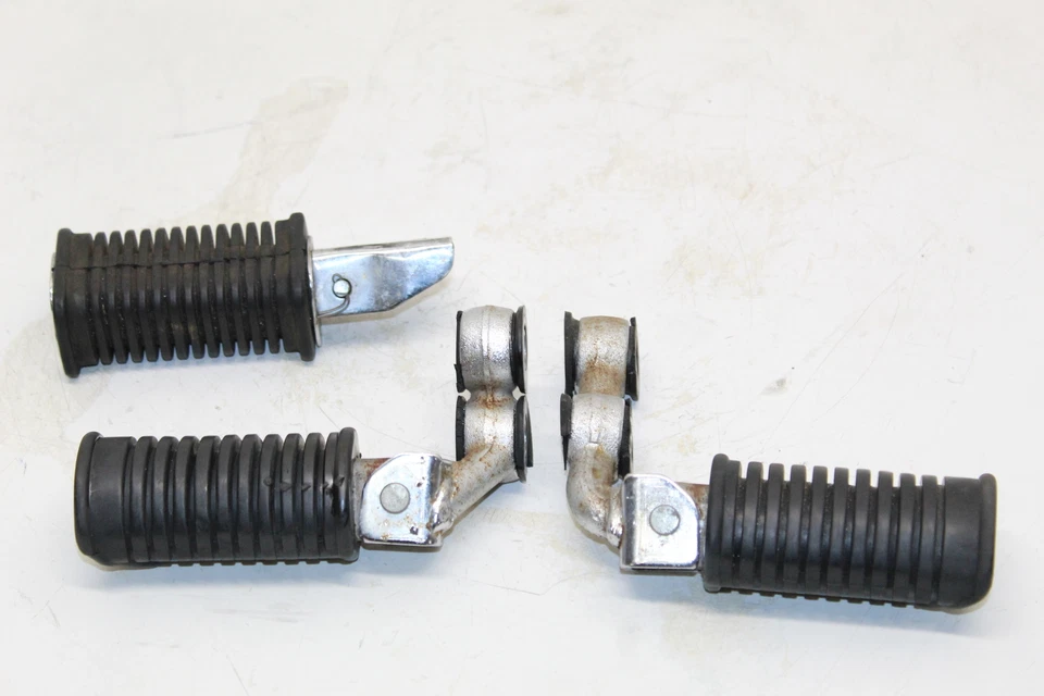 Suzuki GS850G 1981 pie delantero pasajero reposapiés conjunto par Foto 1 de 4