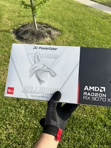 PowerColor RX 9070 XT Hellhound Spectral White 16GB PCIe 5.0 OC GPU IN HAND - Bild 1 von 5
