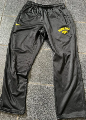 Nike Iowa Hawkeyes Therma Fit dri fit black Jogger Pants Mens Large EUC Cover