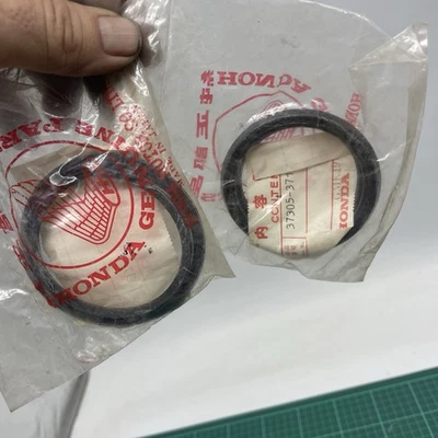 37305-371-008 Genuine Honda (set of 2) Fuel Gauge Mount Rubber Surround GL NOS - Image 1 of 4