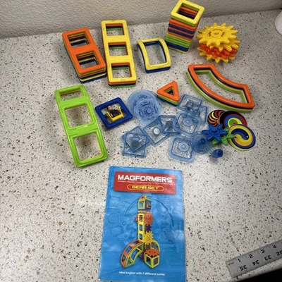 Magformers 30-piece Gear Set Magnet Construction missing 2 pieces - Image 1 of 4