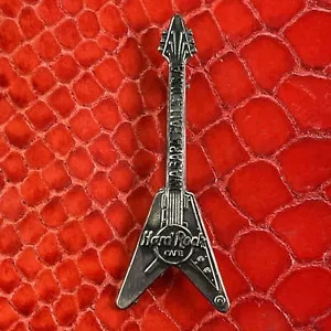 NIAGARA FALLS NY🎸HARD ROCK CAFE®HR PIN🎸1990s STERLING SILVER FLYING V-GUITAR🎗 - Picture 1 of 3
