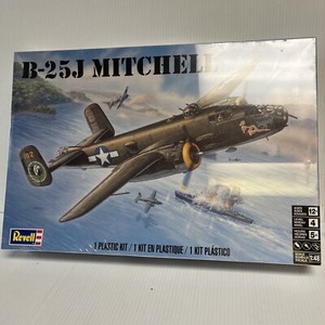 Revell B-25J Mitchell US WWII Medium Bomber 1/48 scale Kit # 5512