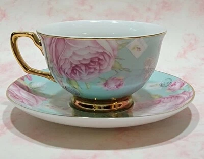 TAZA Y PLATILLO MIMI AZUL Y BLANCO ROSA PEONÍA FLORES ROSA MARIPOSA MANGO DORADO Foto 1 de 4