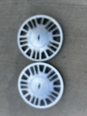 Dos tapacubos Chevrolet Malibu 3233 2000-2005 15" 2 cubiertas de rueda GM 09593496 par Foto 1 de 4