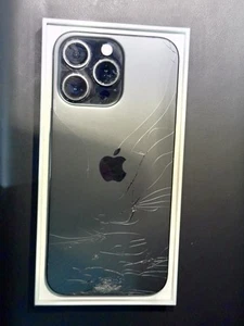 iPhone 16 Pro Max - Photo 1 sur 9