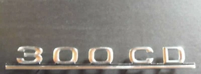 梅赛德斯-奔驰 Trunk 徽章 - W 123 - 300CD Coupe 1981 - 1985 OE — 第 1/2 张图片