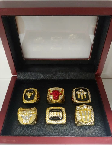 Scottie Pippen - Chicago Bulls Championship 6 Ring Set With Wooden Box Cover