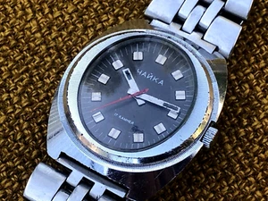 Montre-Bracelet Vintage Mouette Oeil de Poisson 17 Pierres URSS - Photo 1/11