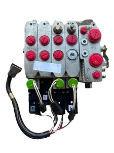 Hyster Yale Hydraulic Valve Control E 50 E 60 ERC 4 function with electric lock - Picture 1 of 3