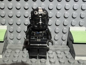 LEGO Star Wars Imperial Tie Fighter/Bomber Pilot Minifigure sw0457 (Set 75008)