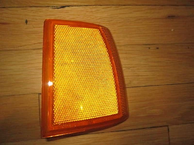 NOS 1991 - 1994 FORD EXPLORER FRONT SIDE MARKER LAMP RH E9TZ-15A201-B - Image 1 of 3