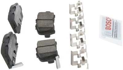 Pastillas de freno traseras de cerámica QuietCast Bosch 2014-2016 Chevrolet Impala Limited Foto 1 de 4