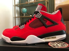 AIR JORDAN 4 RETRO TORO BRAVO SIZE 11 MINT