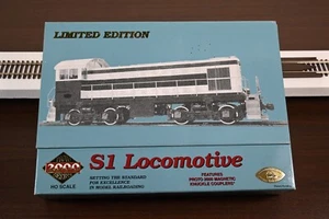 HO Scale Proto 2000 - 23726 - Louisville & Nashville S1 Locomotive - Picture 1 of 11