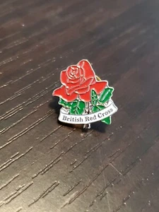 Broche broche de uniforme broche de flor rosa de la Asociación de la Cruz Roja Británica gs - Imagen 1 de 2