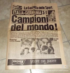 La Gazzetta dello Sport 12 Luglio 1982: ITALIA-GERMANIA 3-1  CAMPIONI del MONDO - Picture 1 of 4