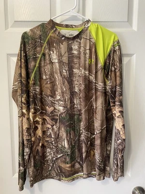 Under Armour Loose Fit L/S Shirt Size Medium Realtree Xtra Scent Control - Image 1 of 3