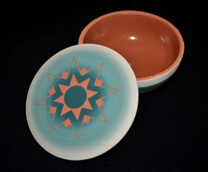 Sioux Pottery Round Lidded Trinket Pot Signed  5" X 2 1/3" Matte Finish - Picture 1 of 11