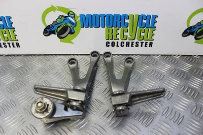 Kawasaki ZX 9 R Footrest Hangers Rear Pillion ZX9R F1P F2P 2002 2003 Ninja B142 - Image 1 of 4
