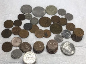 ANTIQUE CANADIAN COINS LOT CENTS 1921, 1932, 1955; Quarters…..& MORE FOREIGN - Picture 1 of 12