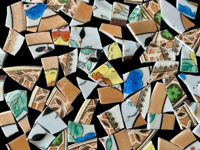 破碎中国马赛克瓷砖米色和颜色亚洲花卉叶图案90+件 — 第 1/4 张图片