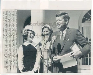 1963 Pressefoto Präsident John Kennedy mit Pfadfinderbeamten Vorhies Kräuter - Bild 1 von 2