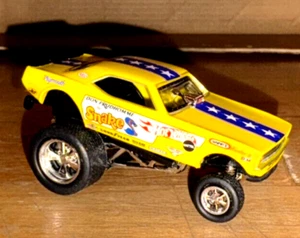 Muscle Machines Custom Tooned Hot Wheels Don Prudhomme Yellow Snake I Zingers V2 - Picture 1 of 5