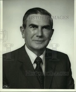 Pressefoto Clarence Adamy Präsident der National Association of Food Chains - Bild 1 von 2