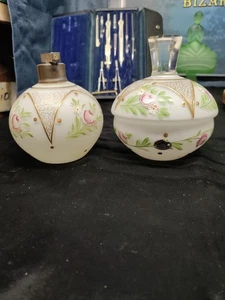 Antiguo juego de tocador de vidrio con estuche botella de perfume y tarro en polvo zona Alemania EE. UU. - Imagen 1 de 17