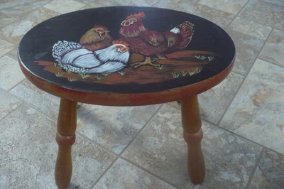 Darling Hand Painted Wooden Step Stool w/Three Chickens on Straw - Image 1 of 4