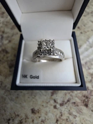 Anillo de compromiso Foto 1 de 4