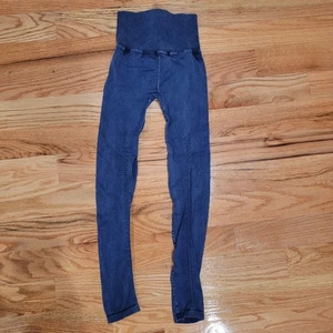 Neu ohne Etikett Free People Movement hoch geschnittene 7/8 Good Karma Legging Gr. XS marineblau unregelmäßig - Bild 1 von 3