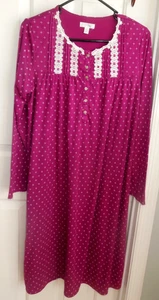 WEICHES BEQUEMES LILA mit weißer Spitze Secret Treasures Langarm Nachthemd M (8-10) - Bild 1 von 3