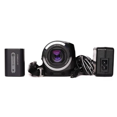 Sony Handycam HDR-CX105E 8GB Internal Memory PAL Camcorder - Silver - MINT - Image 1 of 4