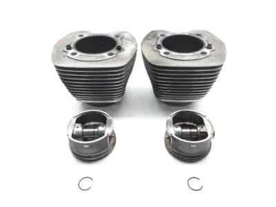 Juego de jarra de cilindro delantero trasero Harley-Davidson Electra Glide 2005 EFI FLHTI 2939A x Foto 1 de 4