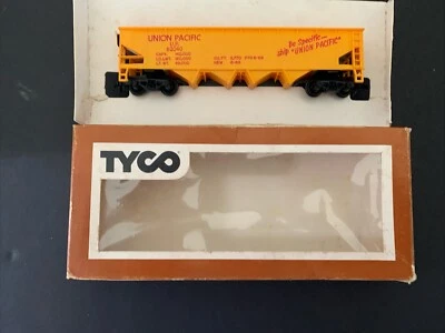 TYCO HO SCALE 344E Yellow Union Pacific U.P. 62040 Quad Hopper Car W/ Orig Box - Image 1 of 4