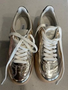 Steve Madden Gold Metallic Sneaker Damen Größe 6 Neu ohne Etikett - Bild 1 von 5