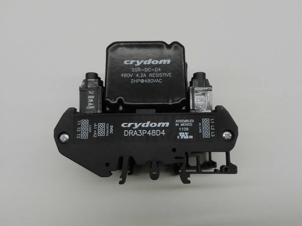 Crydom DRA3P48D4 Solid State Relay DIN Rail 3PH 480VAC 4A 5VDC - Image 1 of 1
