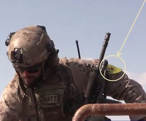 Boinas Verdes SFG de Estados Unidos SP OPS con Insignia Velkrö YPG en Siria 'n Norte de Irak - Imagen 1 de 12