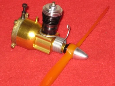 NEW? VINTAGE COX GOLDEN BEE 049 .049 GLOW MODEL AIRPLANE ENGINE wPROP - Image 1 of 4