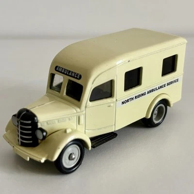 Ambulancia Bedford 1950 30CWT "Servicio de ambulancia North Riding" Lledo Days Gone Foto 1 de 3