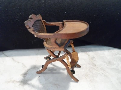 De Colección Casa de Muñecas Miniaturas 1:12 Madera Plegable Bebé Silla Alta Asiento Bandeja Abatible Foto 1 de 4