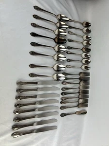 1847 Rogers Bros IS Remembrance Silverplate Silverware Flatware 33 Pieces - Bild 1 von 11