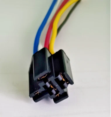 5-PIN LOCKING RELAY HARNESS W/6" WIRE - Image 1 of 2