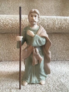 Royal Doulton 2005 Holiday Nativity Christmas Joseph 7 3/4" FREE SHIP - Picture 1 of 8