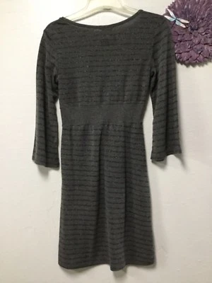 Vestido Mujer Junior Talla Mediana Gris Rayas Imperio Cintura Cuerpo Central Y4 Foto 1 de 3